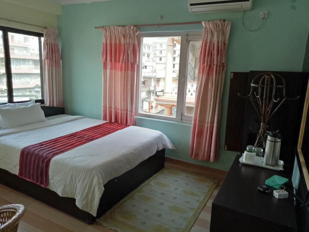 Hotel Fewa Holiday Inn Pokhara Luaran gambar